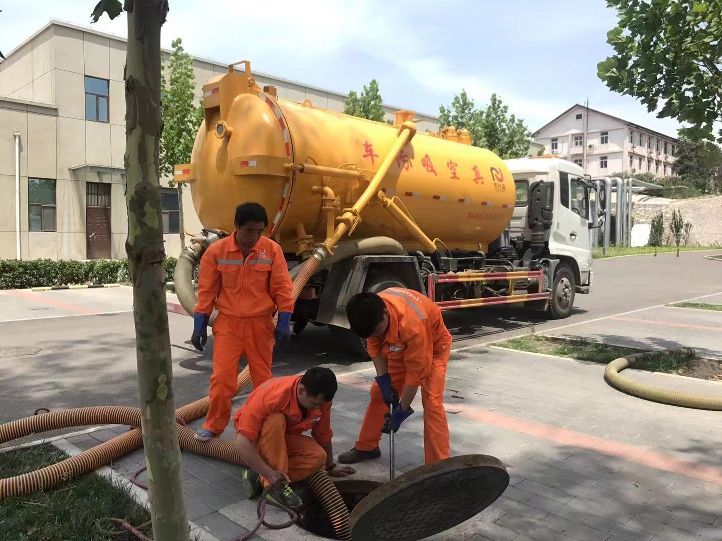 静宁化粪池清理与5-8吨吸粪车施工效率分析